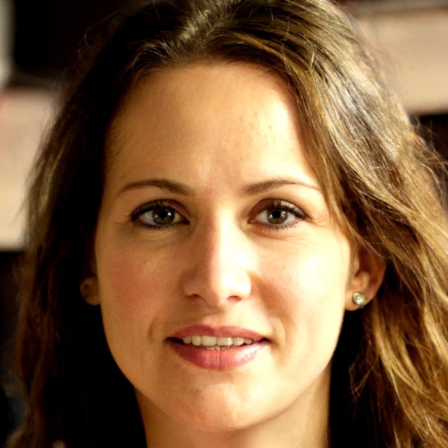 Instructora especialista en negociación financiera